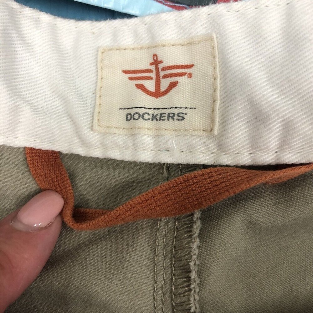 DOCKERS KHAKI MEN'S Sz 40 SHORTS FLAT FRONT CLASSIC FIT - Picture 3 of 6